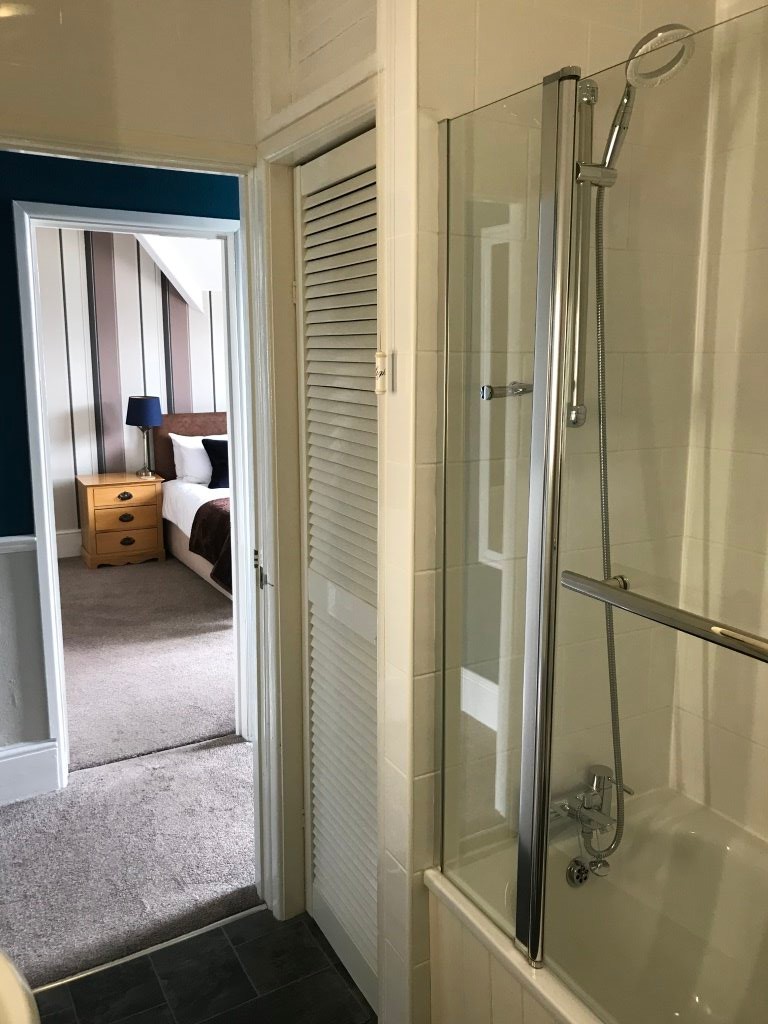 Castle Hill Guest House Suite 6 Bathroom
